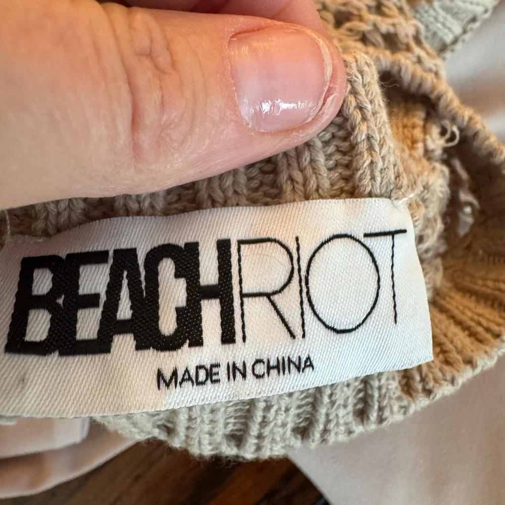 Beach Riot - Picture 4 of 6